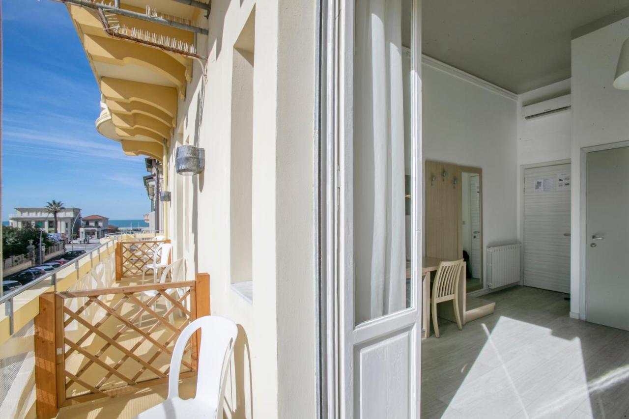 Hotel Playa ヴィアレッジョ エクステリア 写真