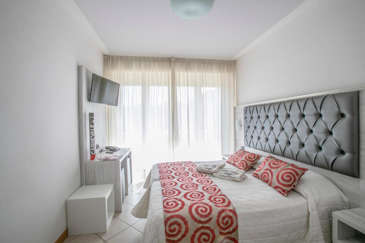 Hotel Playa ヴィアレッジョ エクステリア 写真